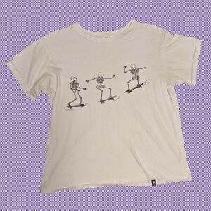 Size M 100% Cotton Skeleton Skateboard Graphic T-Shirt